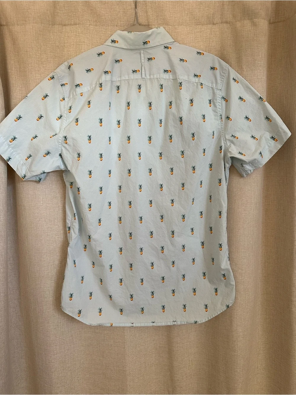 Men’s Banana Republic Light Blue Short-Sleeve Pineapple Print Shirt